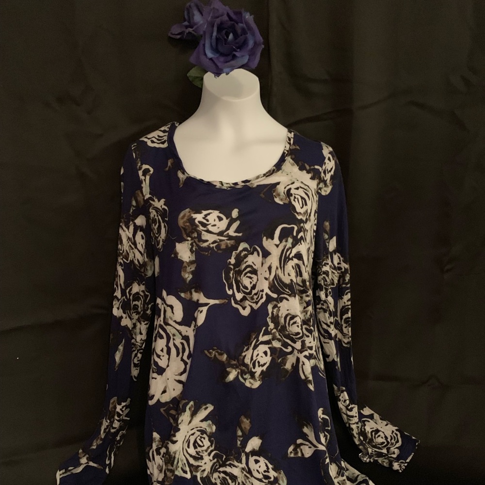 ♥️3 for $30 sale!!Vera Wang long sleeve